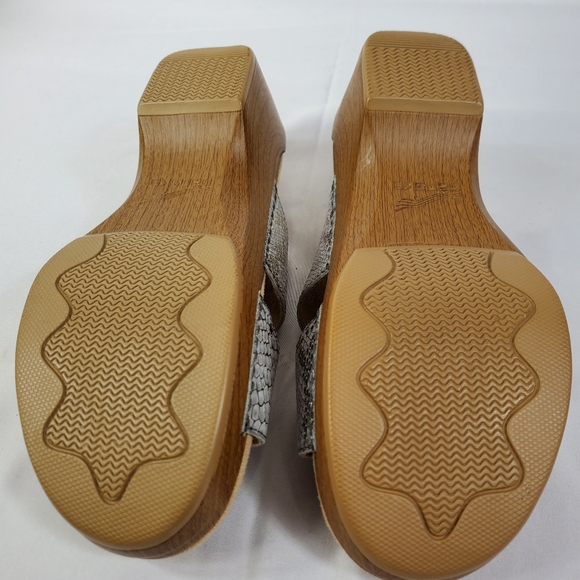 Dansko Silver Sandels - Picture 3 of 5